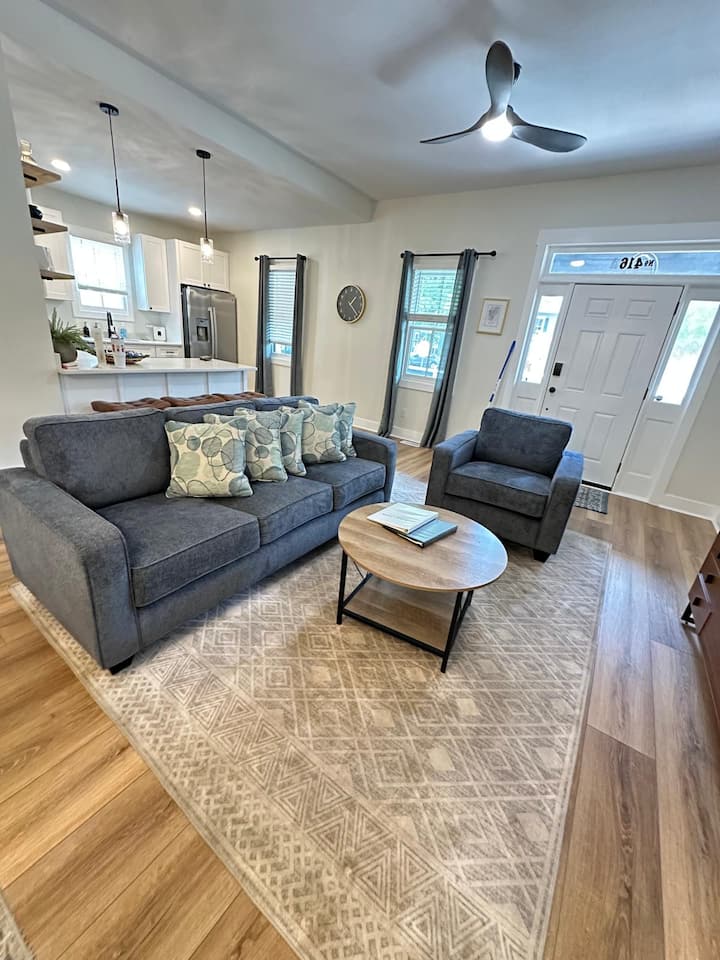 The Flat On 5th Ave; Dtown Wilmington - Wilmington, NC