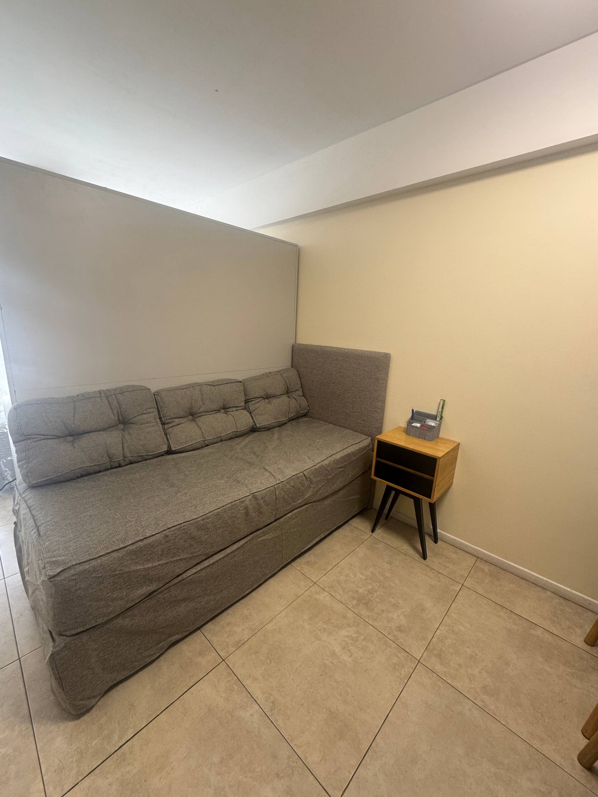 Studio apartment in Monserrat