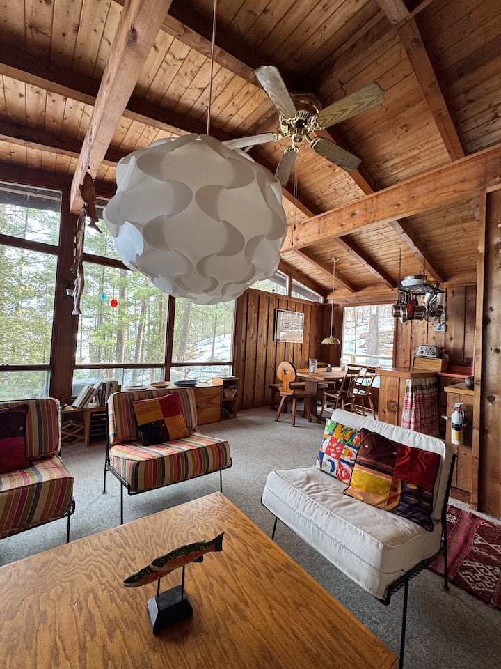 Beautiful Lakeside Cottage: Perfect For 2 Families - Perth, ON, Canada