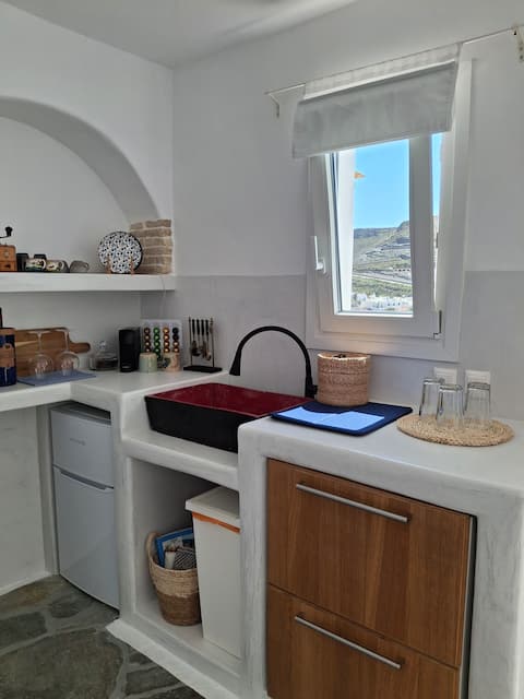 Top performing Airbnb: Sunsetkiss - CycladicStudio Kythnos in Δήμος Κύθνου