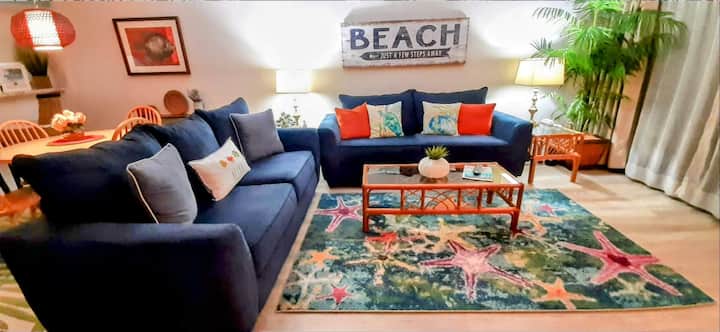 Steps To Beach ~ Heated Pool ~ Fun Amenities - Bradenton Beach, FL