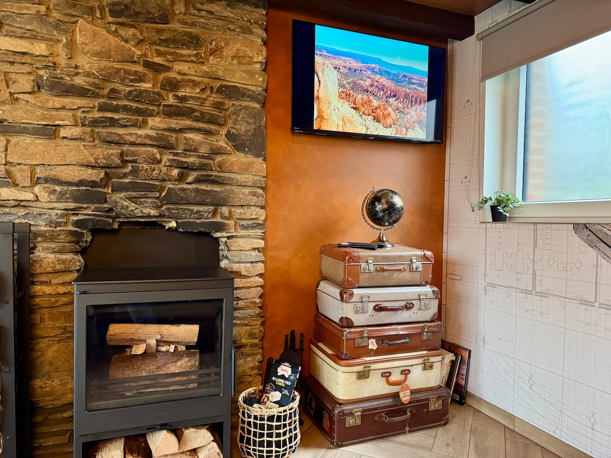 Top performing Airbnb: Woodland Chalet for 4, Hiking, Sauna, Pool Table in Hastière