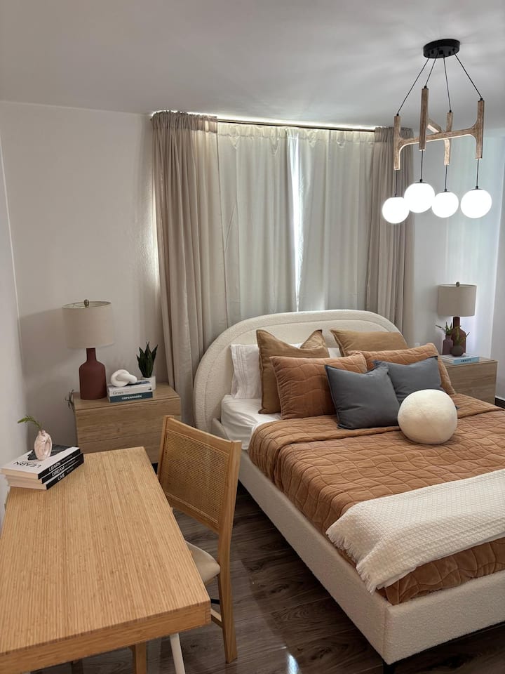 Соба со брачен кревет (широк 150-179 см) 