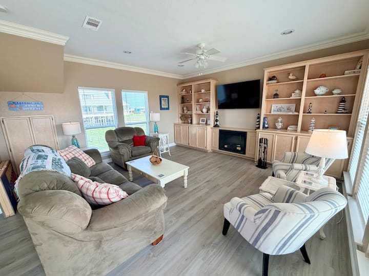 Ocean Views Hear The Waves| Sleeps 8|walk To Beach - Crystal Beach, TX