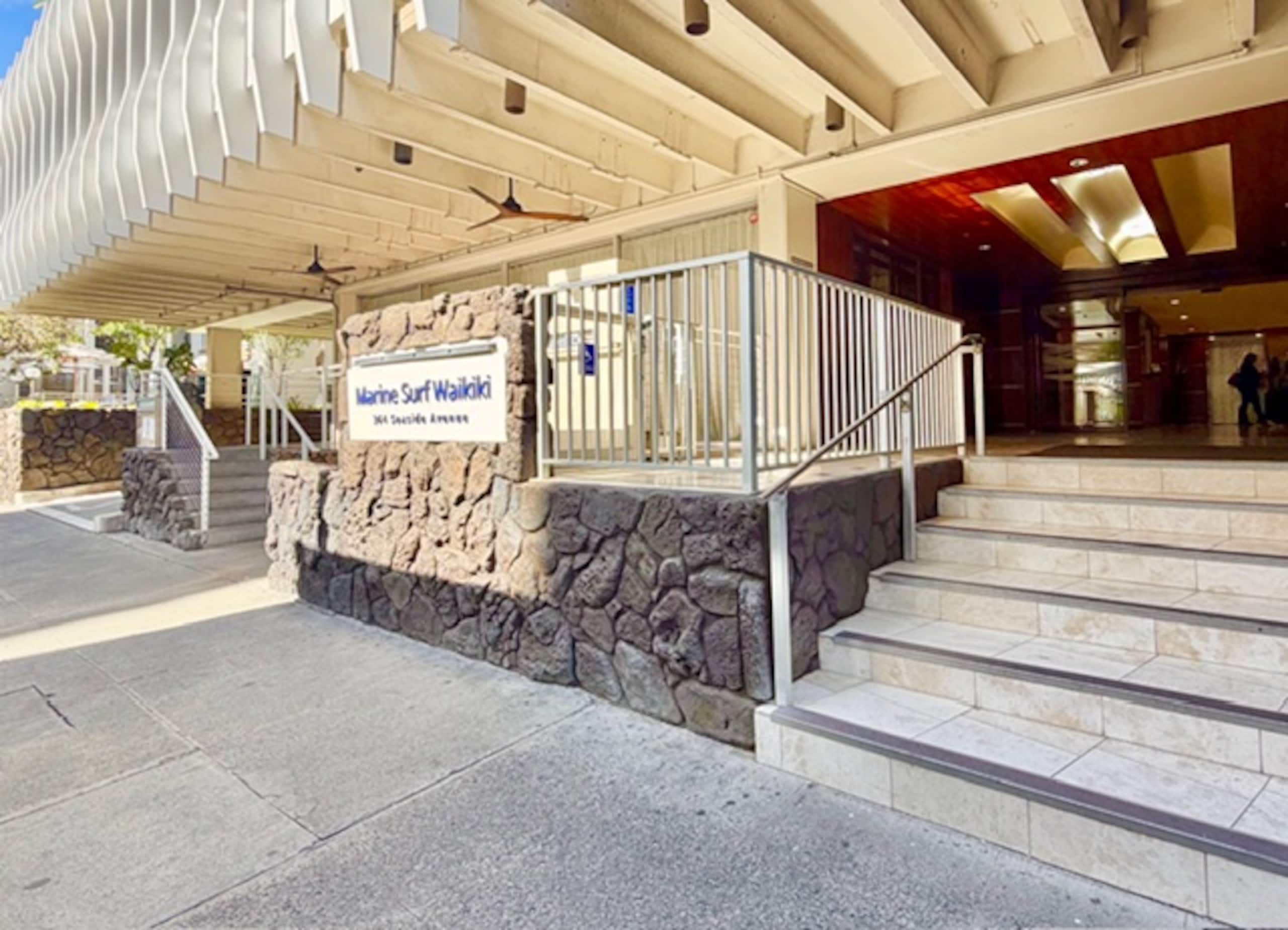 Condo in Honolulu · ★4.6 · Studio · 2 beds · 1 private bath - Image 14