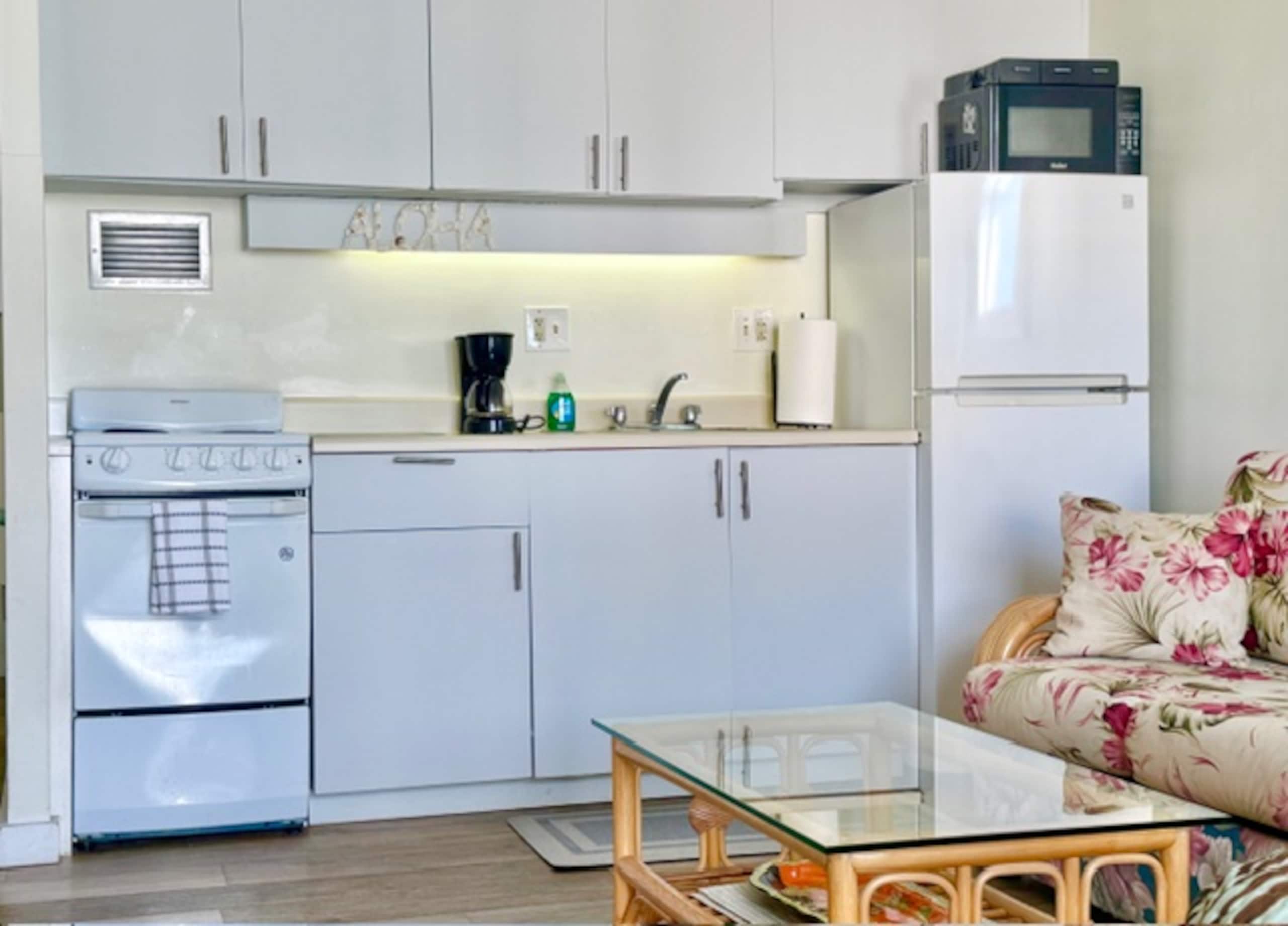 Condo in Honolulu · ★4.6 · Studio · 2 beds · 1 private bath - Image 8