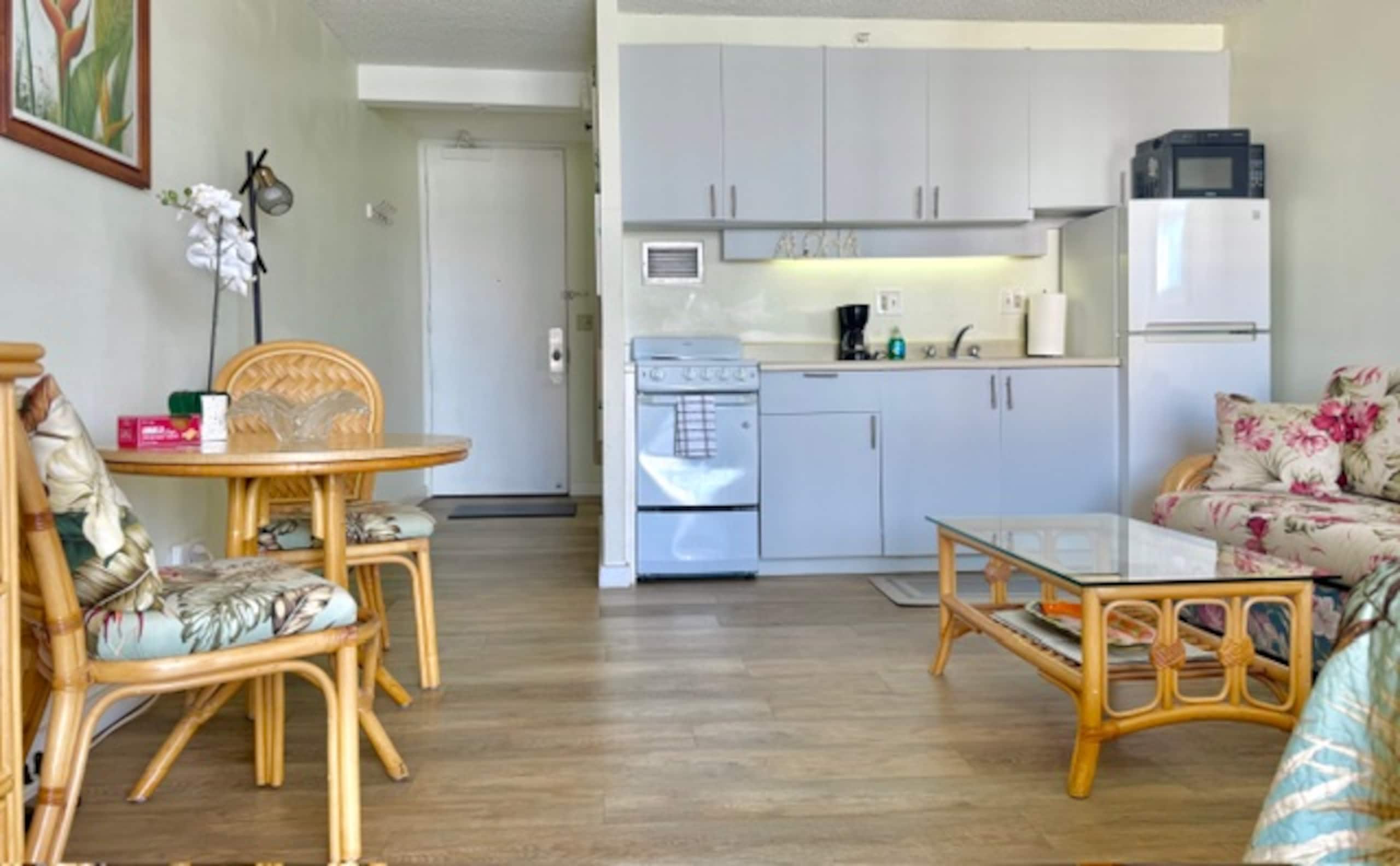 Condo in Honolulu · ★4.6 · Studio · 2 beds · 1 private bath - Image 6