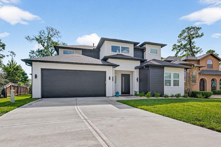 Stunning Brand New Home In Augusta Pines Golf - The Woodlands, TX