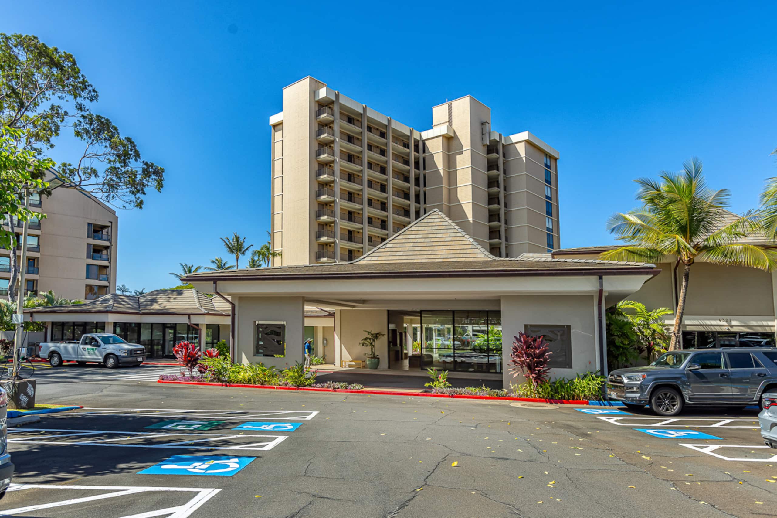 Condo in Lahaina · ★4.88 · 1 bedroom · 2 beds · 1 bath - Image 33