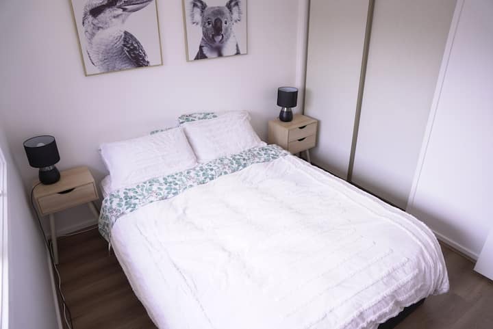 Quiet Room In Share Home. Close To The Beach - Dandenong