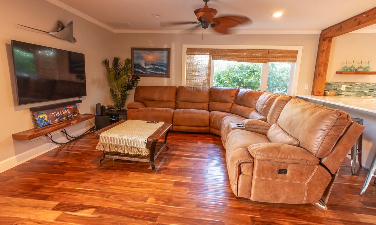 Popular Airbnb listing: Island Vibes Only: Waterfront Tiki Paradise in Merritt Island