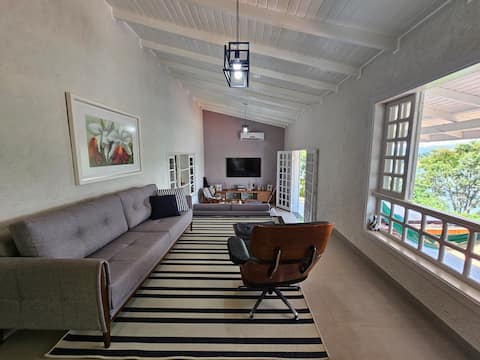 Top performing Airbnb: Beautiful house on the water at the Igaratá dam in Igaratá