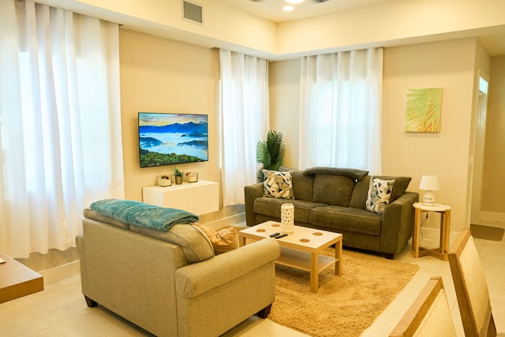Coastal 2b2b Unit Near Beach W/free Airport Pickup - Nassau