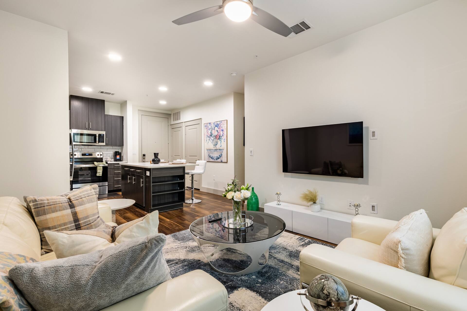 Contemporary 1BR Haven | Sleek & Peaceful