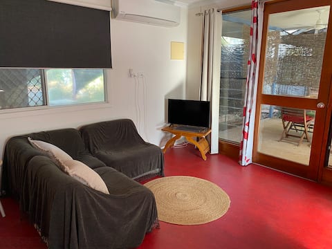Successful Airbnb property: Garden retreat guesthouse in Alice Springs in Northern Territory