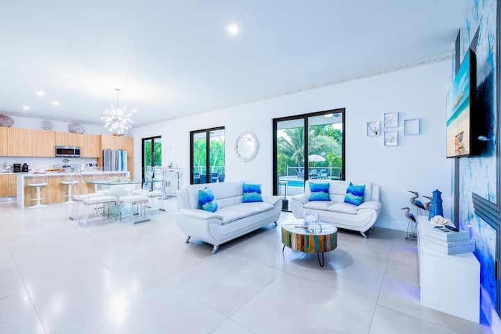 Luxe Marine Villa\heated Pool\top Location\pet|bbq - Homestead, FL
