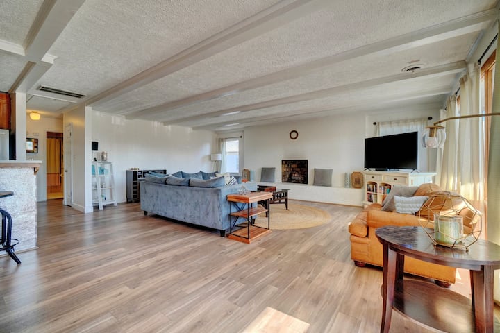 Bonnie View-beach Bungalow - Virginia Beach, VA