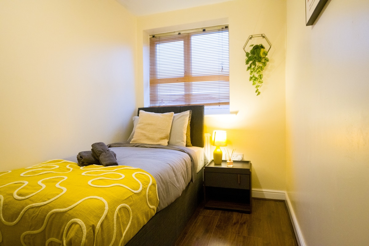 Een goede nachtrust wacht op je – ideaal voor gasten of werknemers.