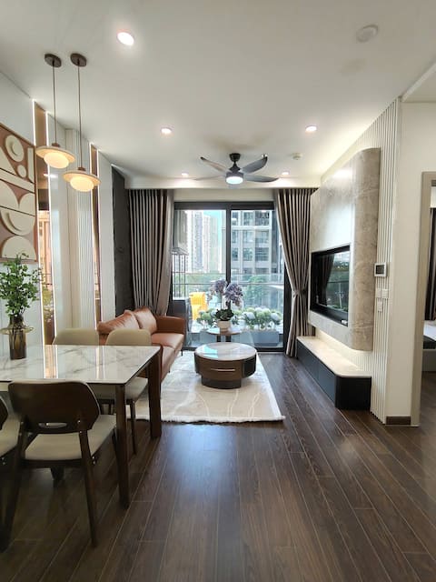 Modern 2BR Apt with Free Gym & Pool Access Masteri