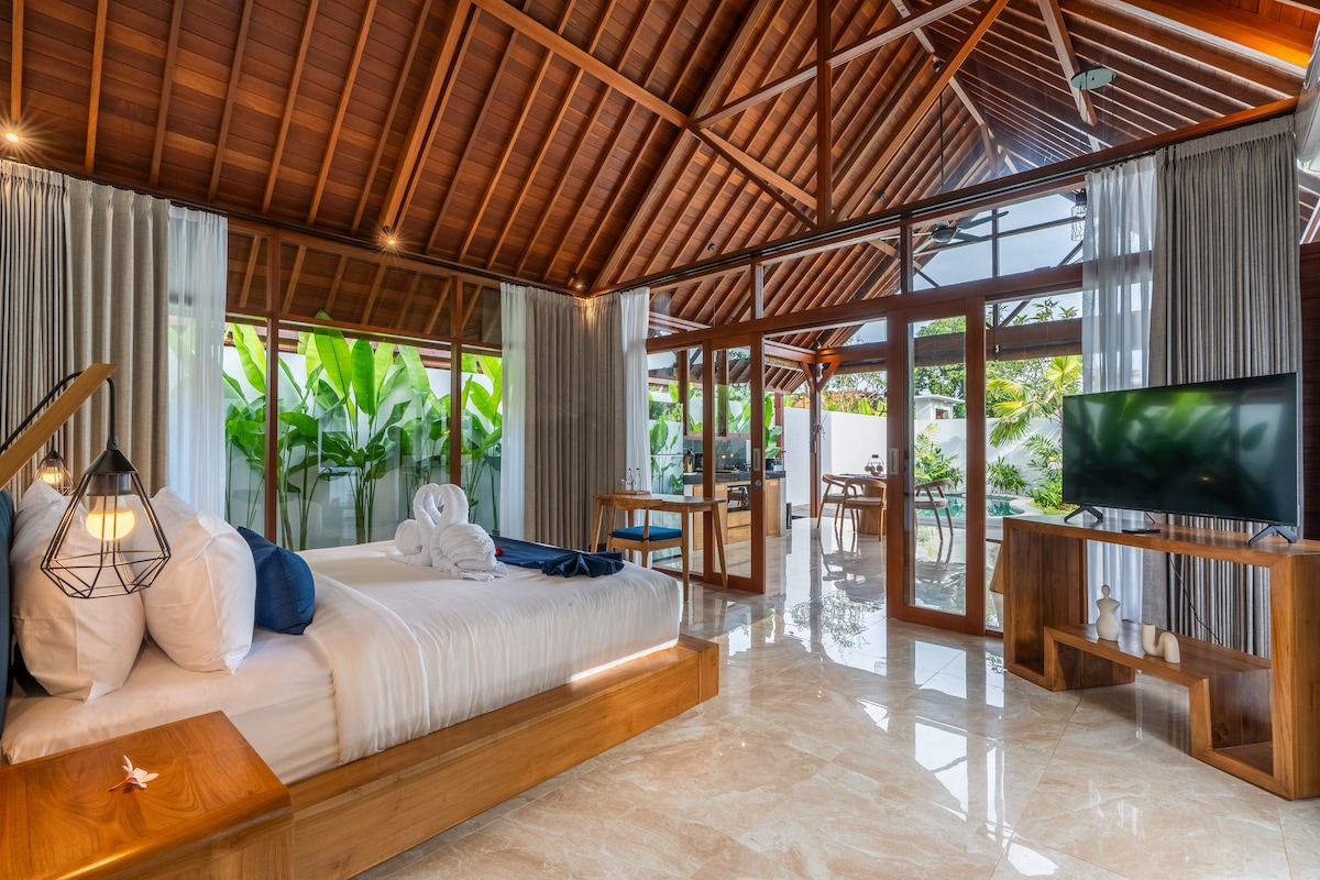 Home in Ubud · ★4.95 · 1 bedroom · 1 bed · 1 private bath，Airbnb 可比房源