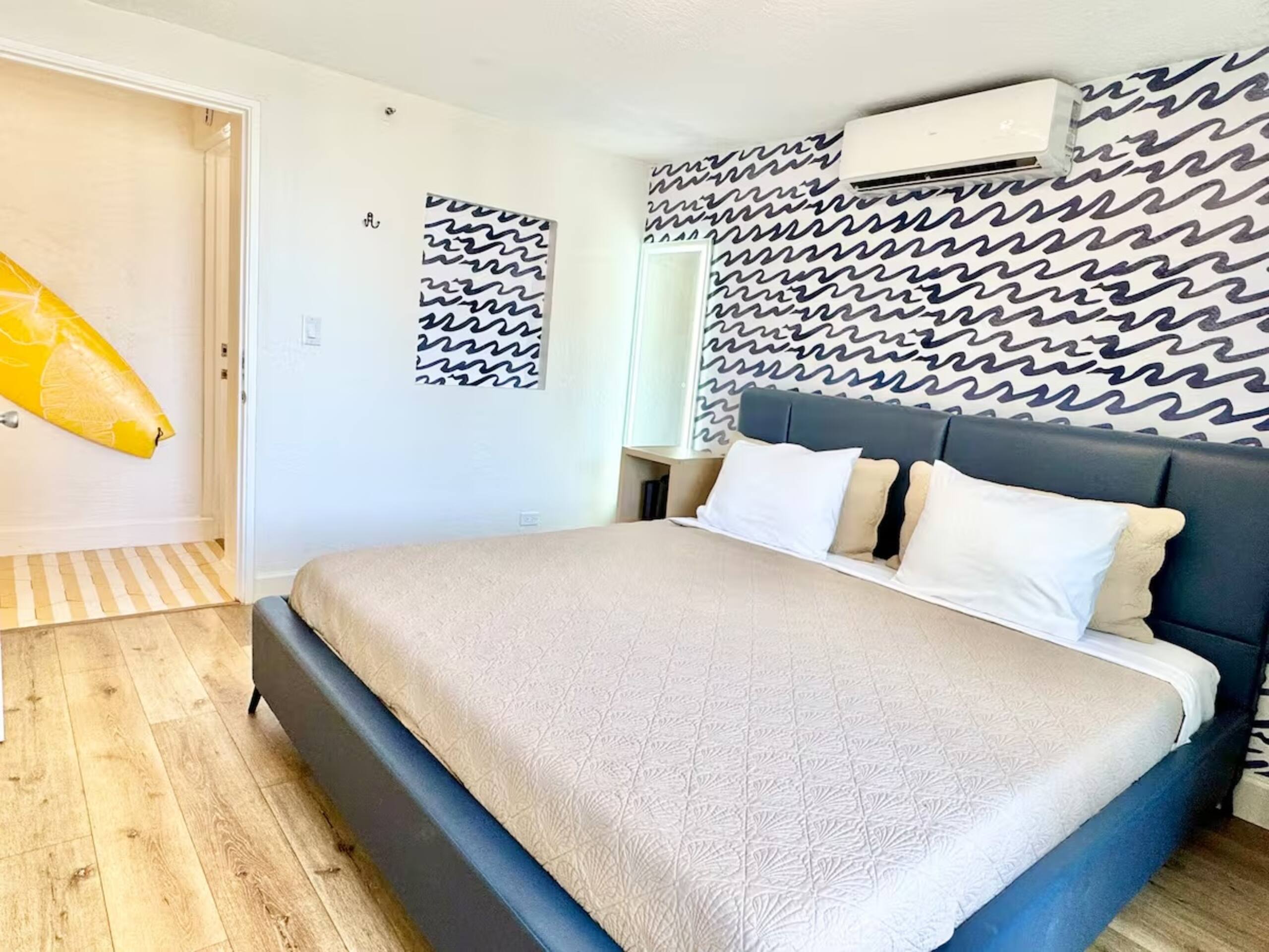 2 Bed/2 Bath Ocean View Penthouse in Waikiki - Image 8