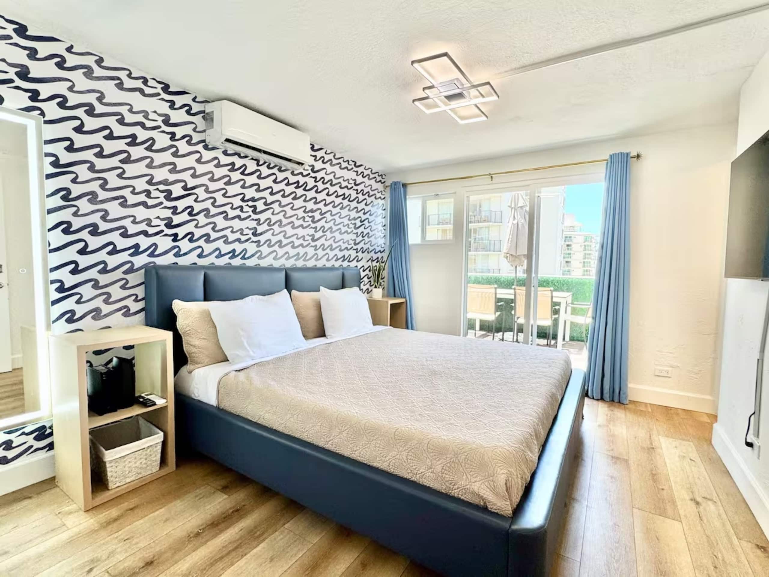 2 Bed/2 Bath Ocean View Penthouse in Waikiki - Image 7