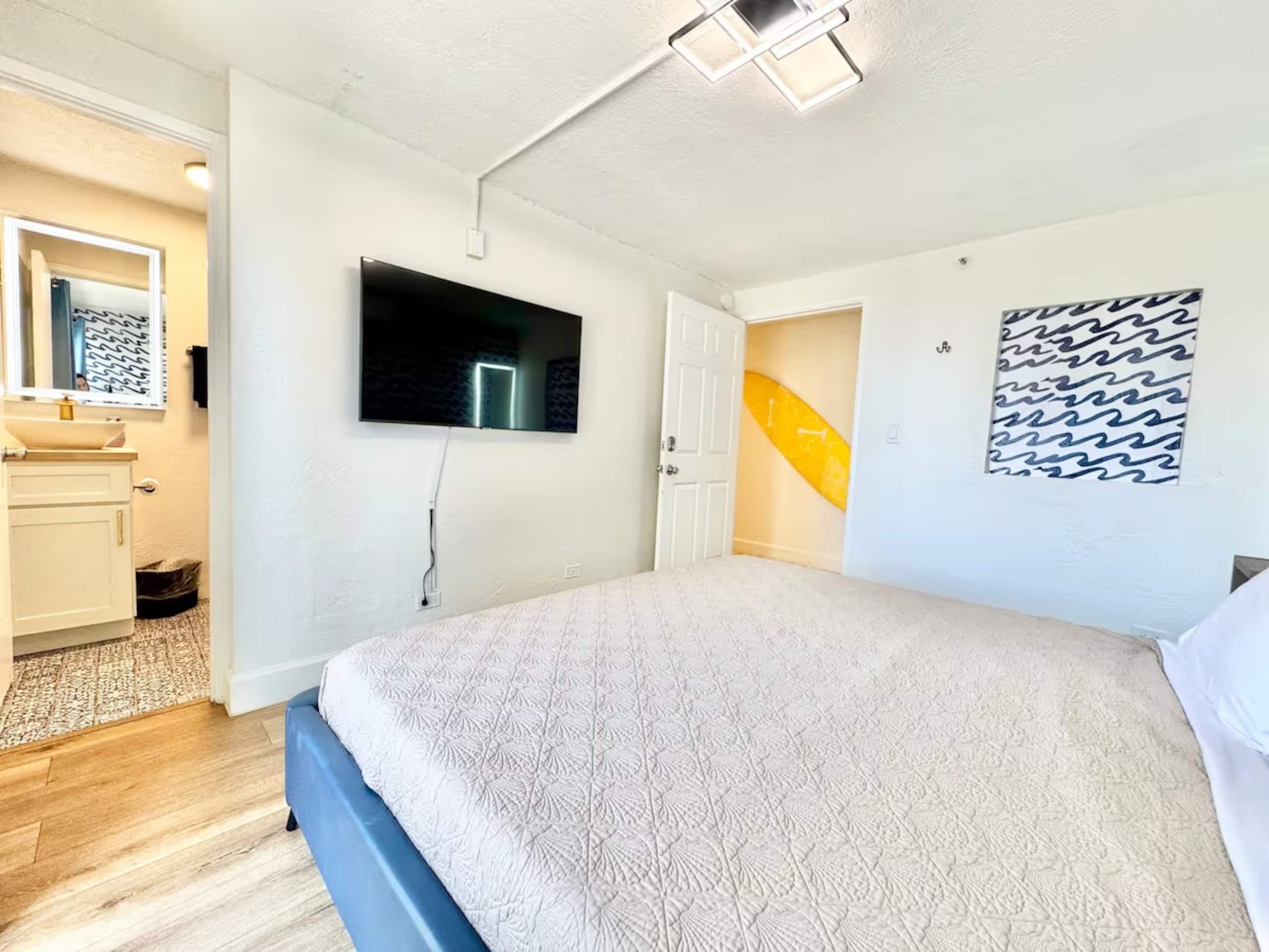 2 Bed/2 Bath Ocean View Penthouse in Waikiki - Image 9