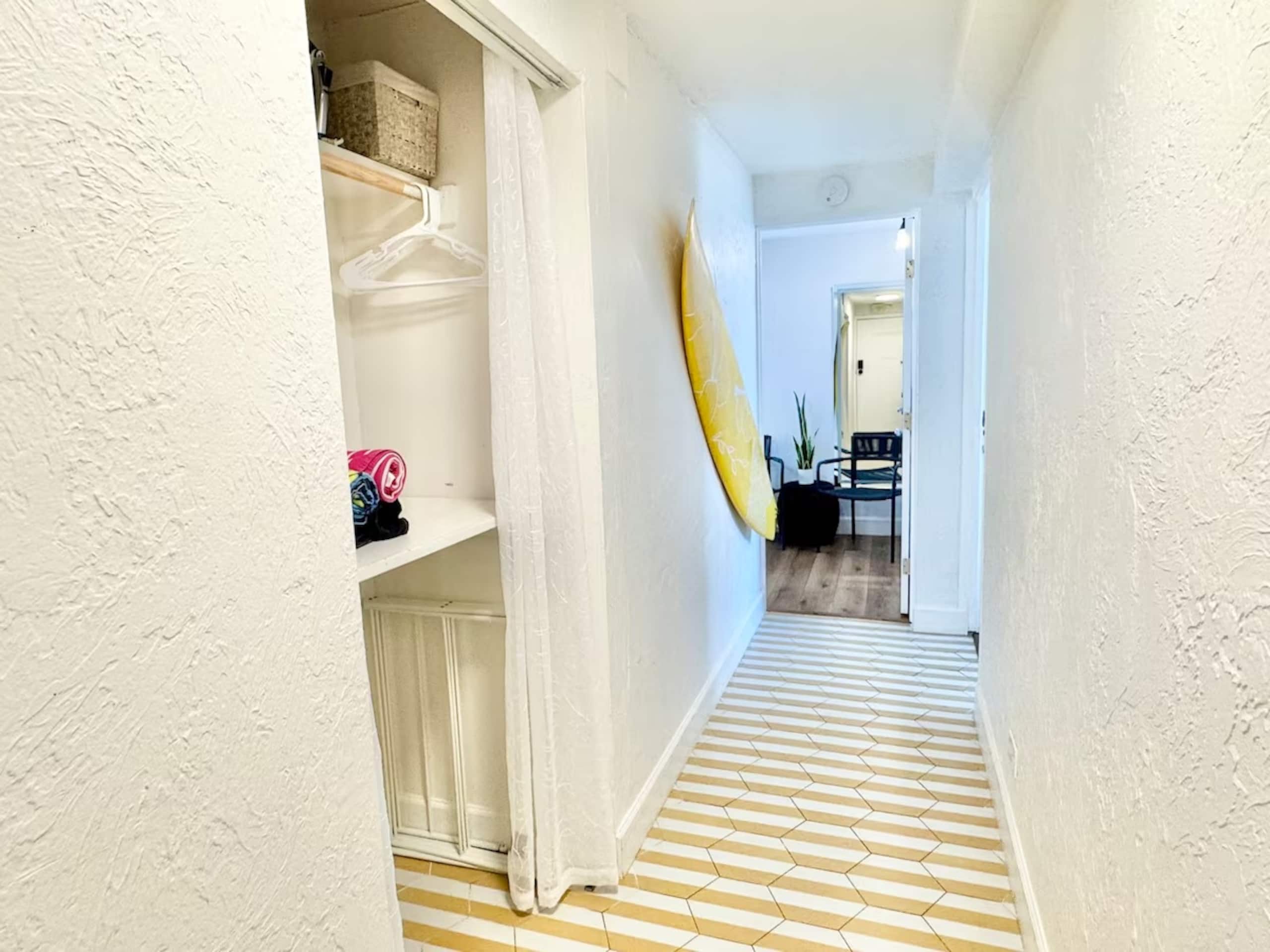 2 Bed/2 Bath Ocean View Penthouse in Waikiki - Image 14