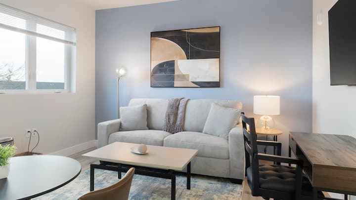 Landing | Amazing 1bd In Harvey Park South - Englewood, CO