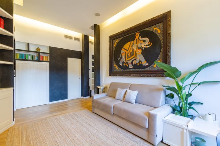 Luxury Full-floor Apartment | 11 Guests | 1 Min M4 - Rho