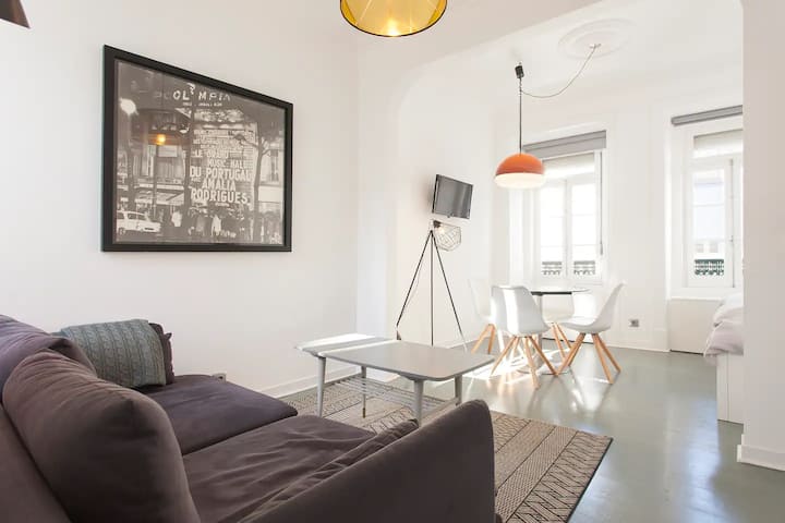 Lisbon Studio Steps From Iconic Bica Tram - Lisboa
