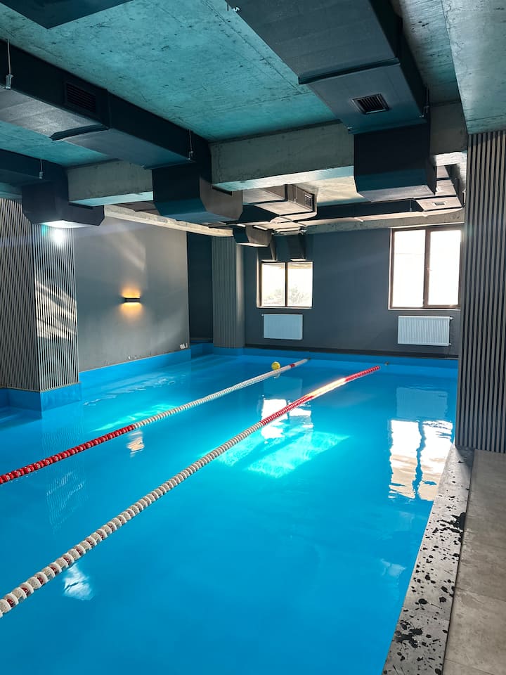 Indoor Pool & Large Terrace Near Sports & Dining - 트빌리시
