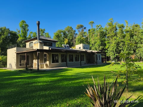 Surrounded by nature
House in Estancia E. Federal.