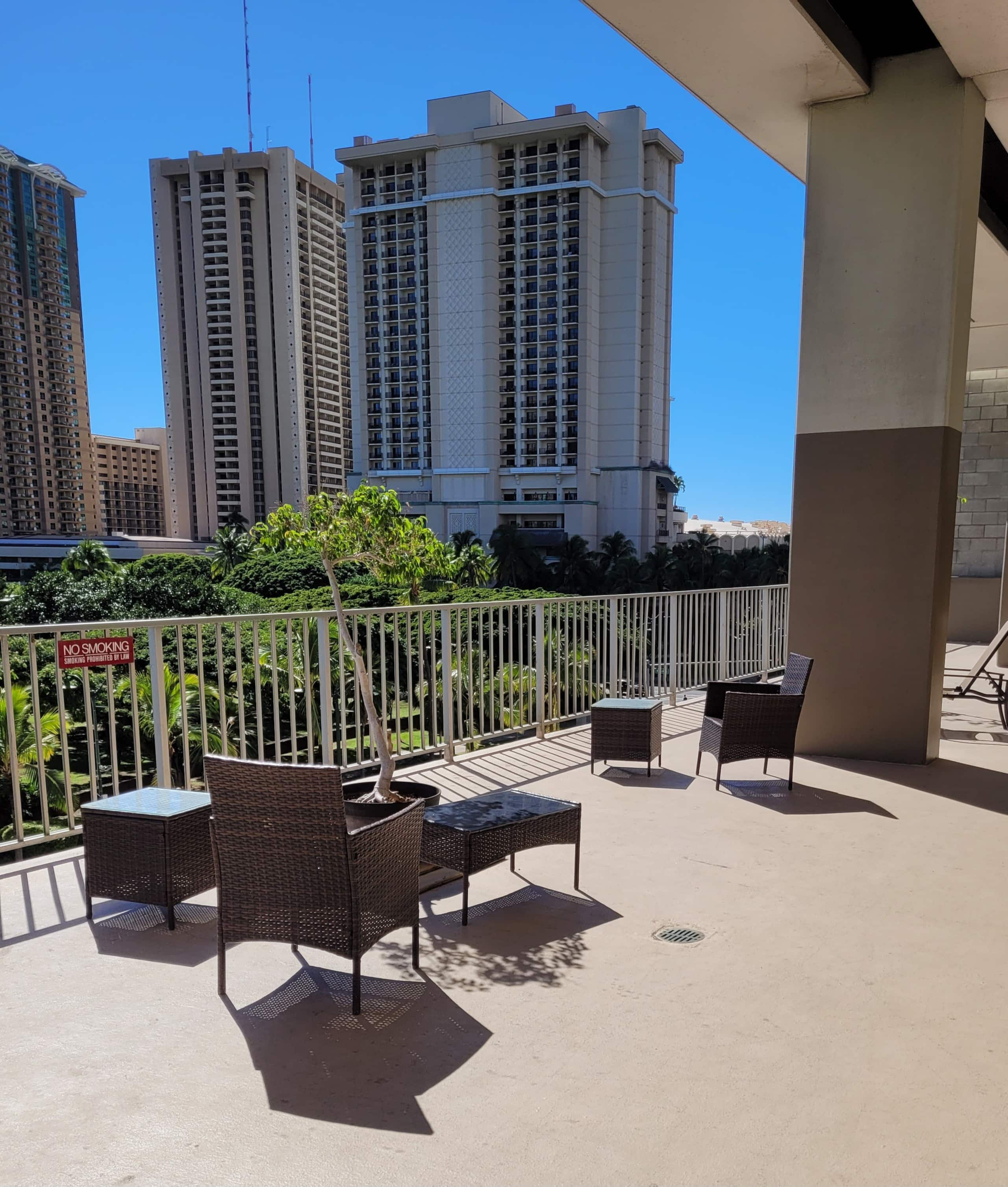 Condo in Honolulu · ★4.97 · Studio · 2 beds · 1 private bath - Image 28