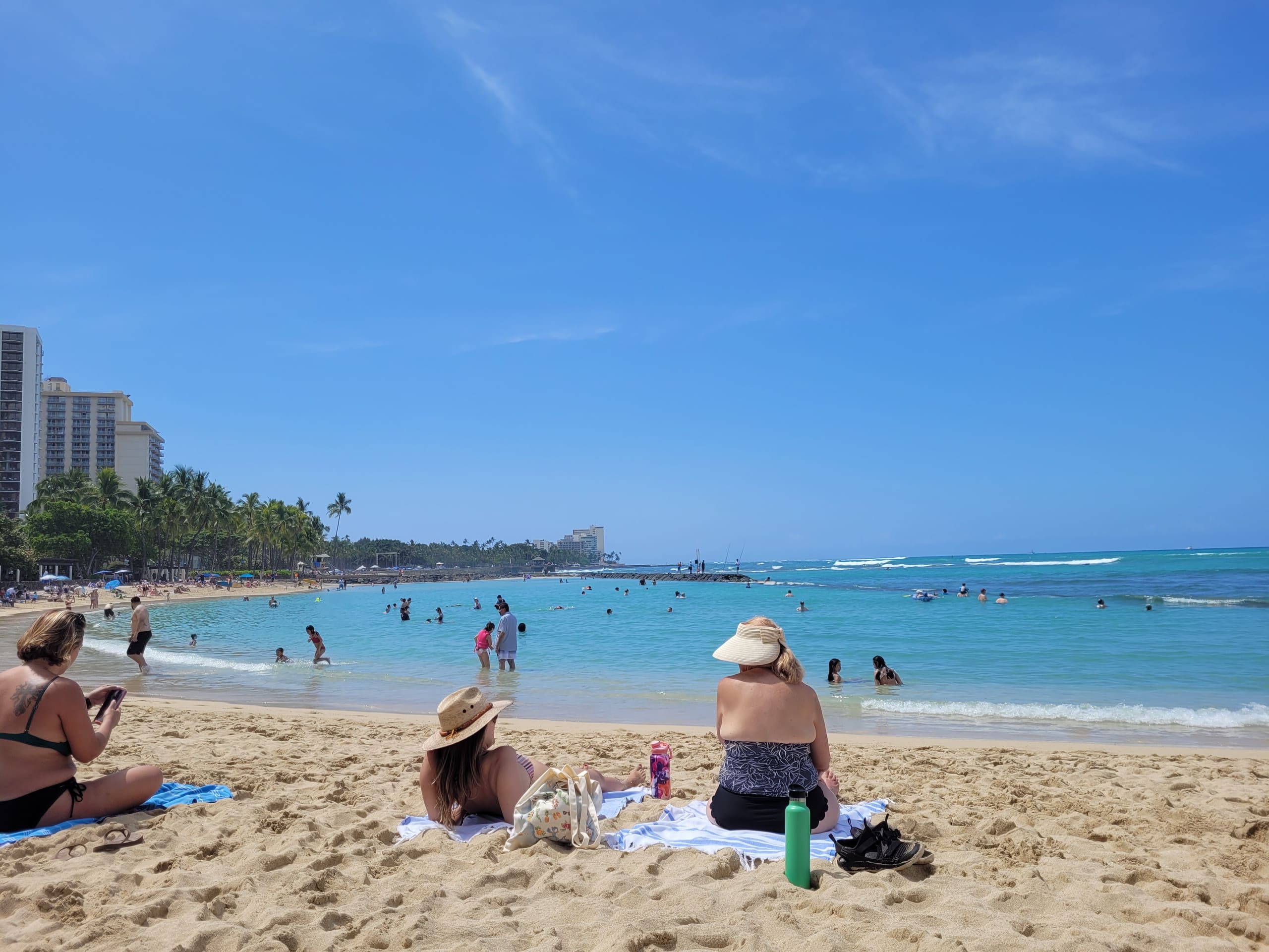 Condo in Honolulu · ★4.97 · Studio · 2 beds · 1 private bath - Image 33