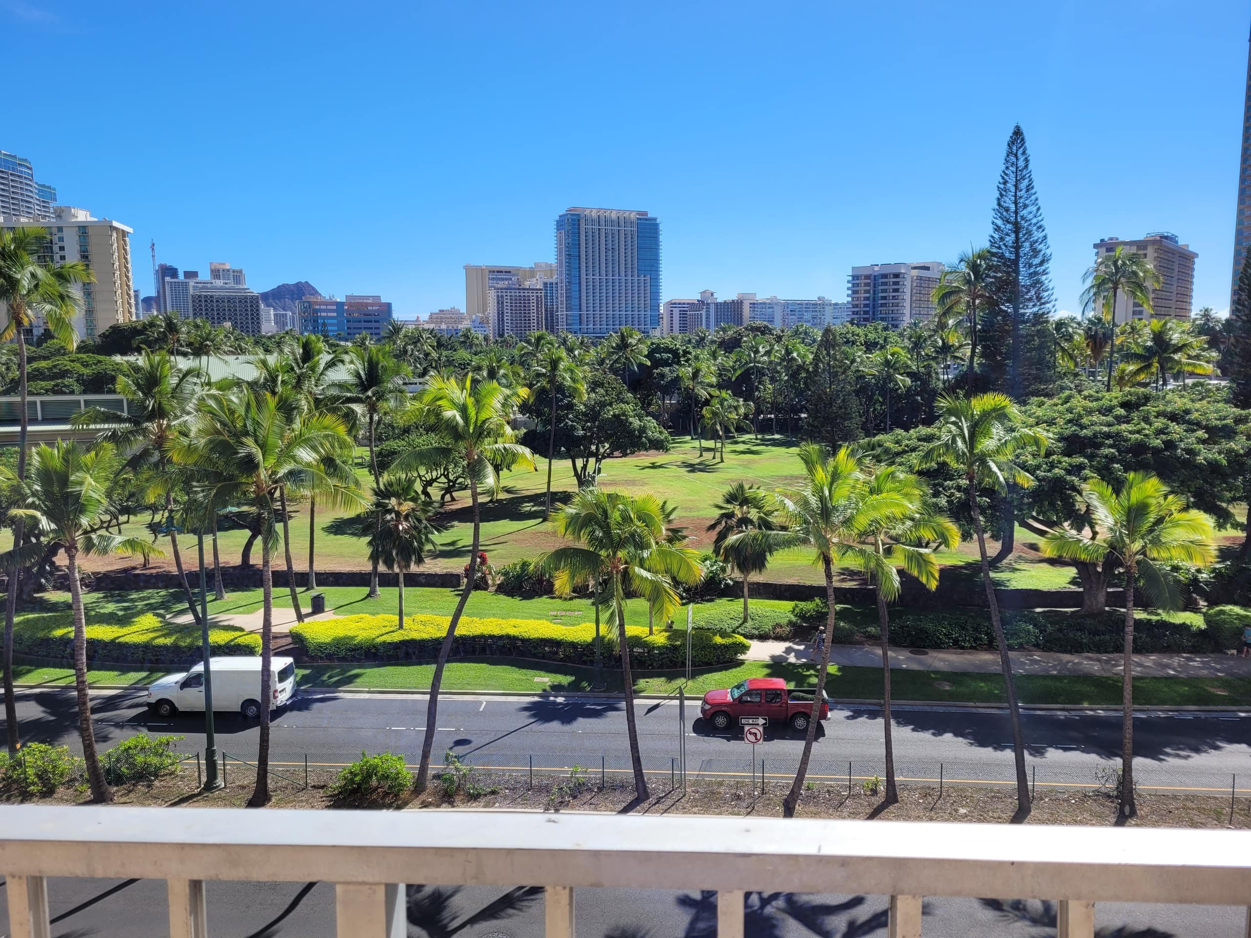 Condo in Honolulu · ★4.97 · Studio · 2 beds · 1 private bath - Image 31