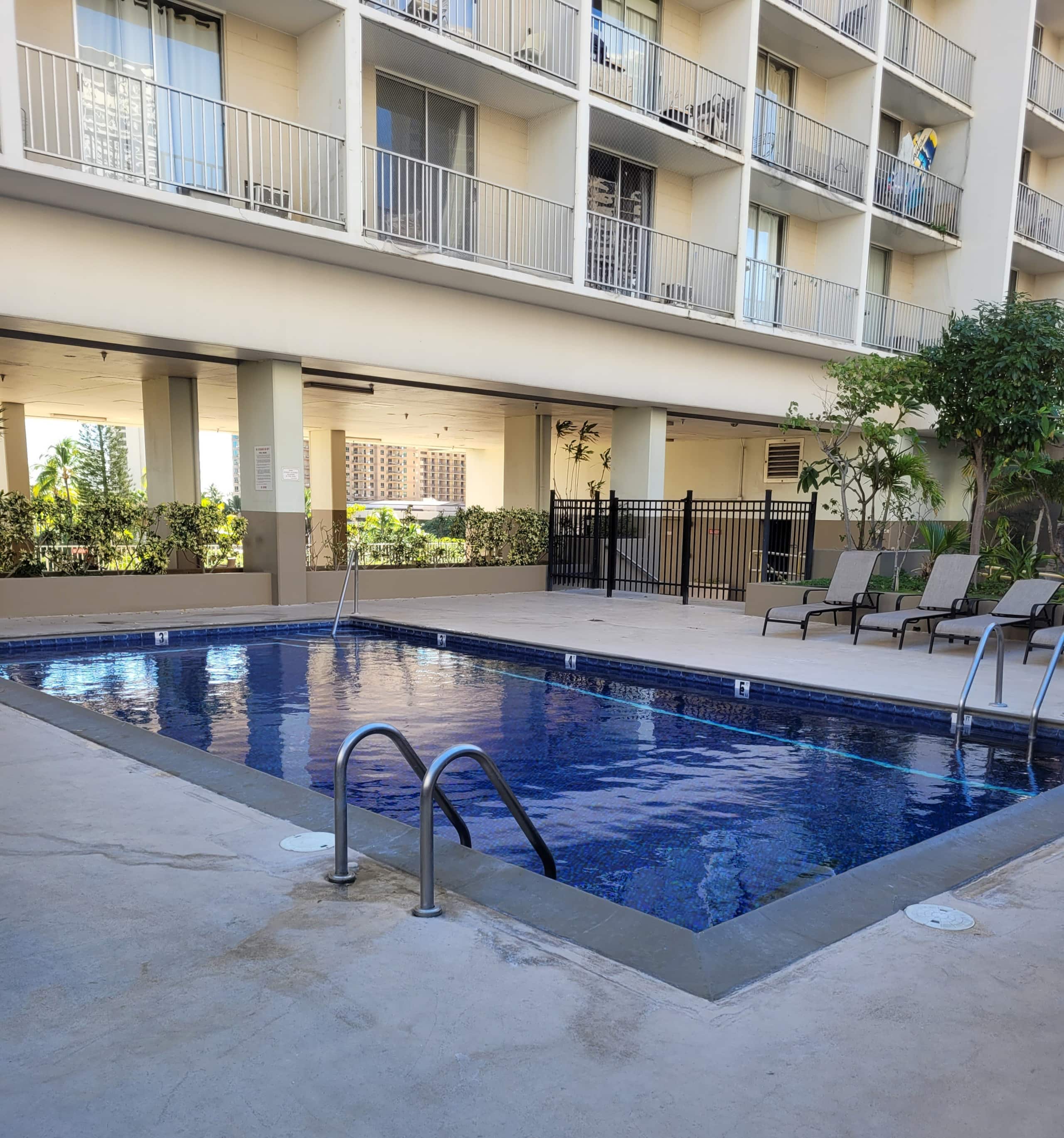 Condo in Honolulu · ★4.97 · Studio · 2 beds · 1 private bath - Image 35