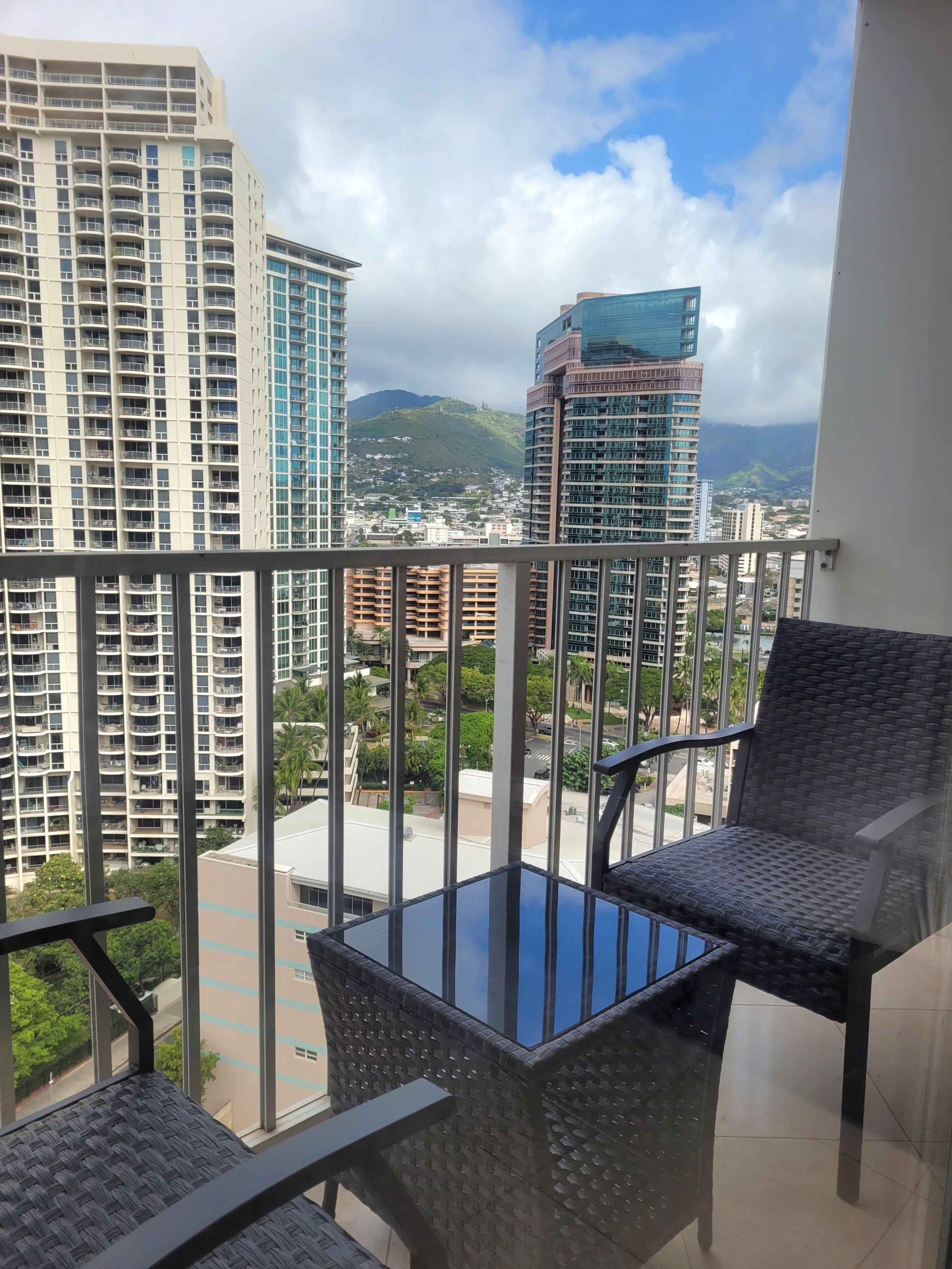 Condo in Honolulu · ★4.97 · Studio · 2 beds · 1 private bath - Image 25