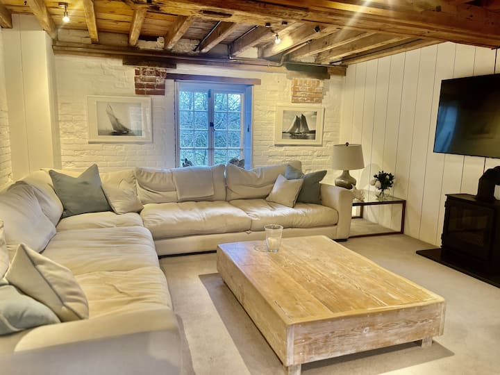 Home In Burnham Market Luxury Watermill, Sleeps 12 - Burnham Market