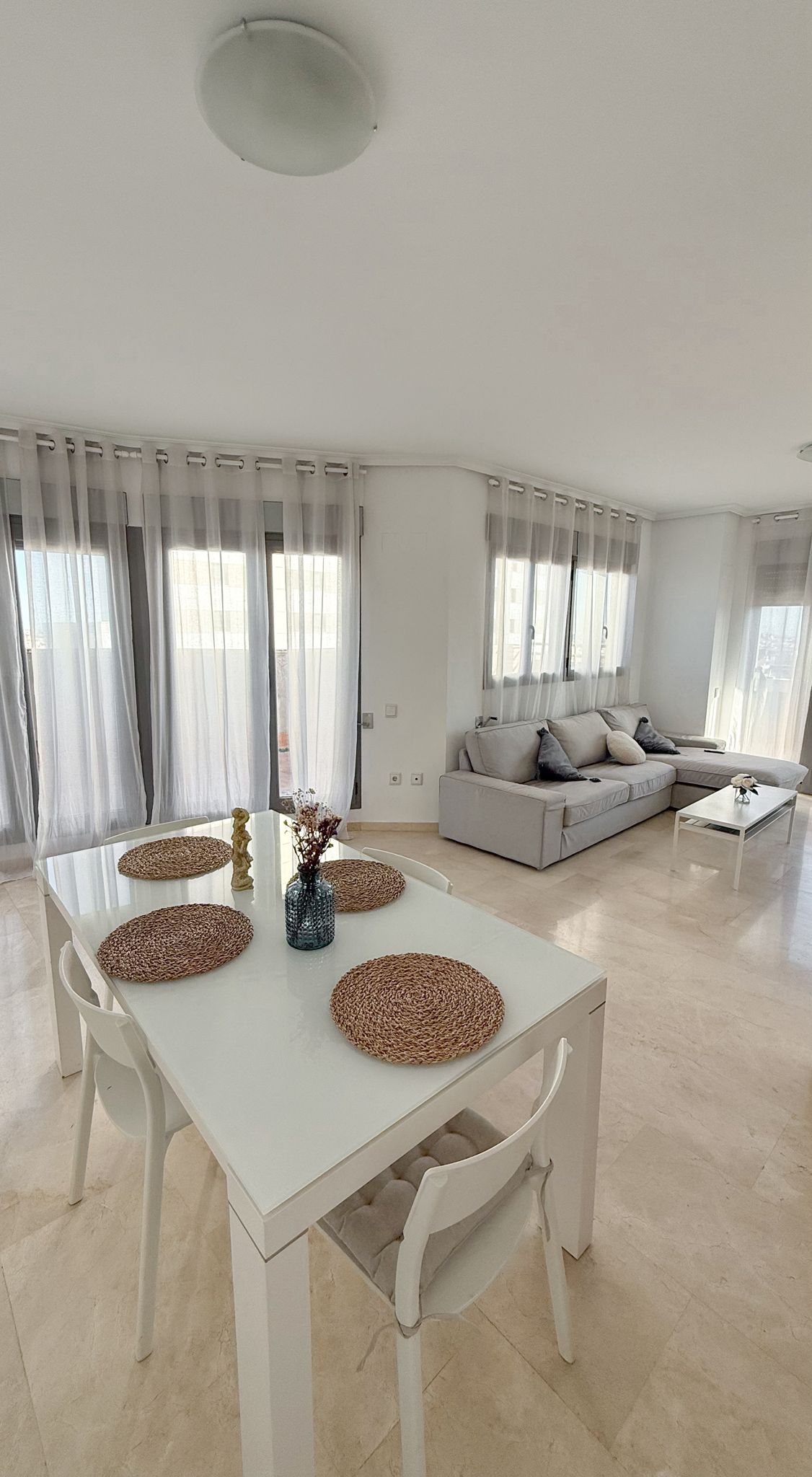 Penthouse spacieux et exclusif avec vue sur la ville - Appartements à ...