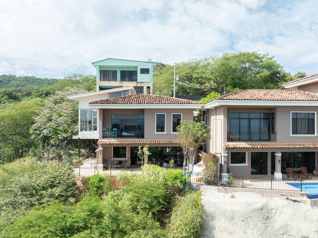 Casa Nimbu – Panoramic Ocean View, Pool, Sleeps 10