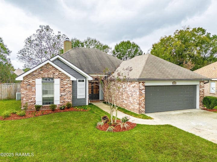 Newly updated• 3BR/2BA • 7 Beds • Pets Welcome