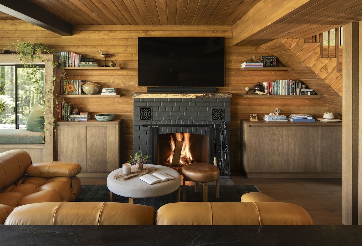 Top Airbnb: Warm-modern Cabin with Expansive Lake Views in Lake Arrowhead