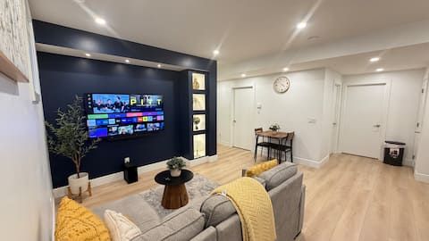 Top Airbnb: Executive One-Bedroom Suite in Prime Location in Carrington