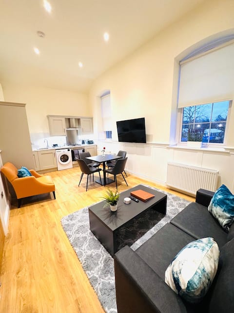Top Airbnb: P7 · 1-Bed Near Ormeau Rd • Cafés & Bars in Botanic