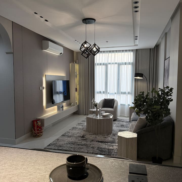 Biggest 1br, Kitchen With Private Cinema - Dammam