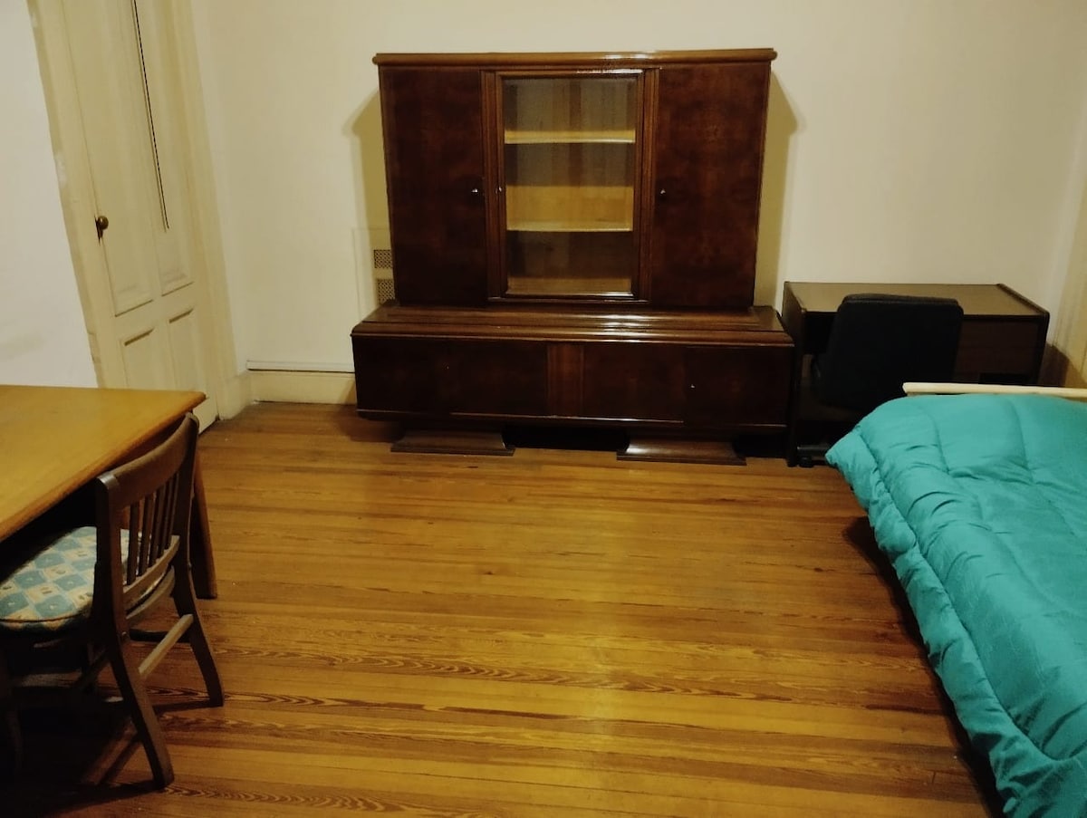 Quarto privativo em apartamento em Balvanera