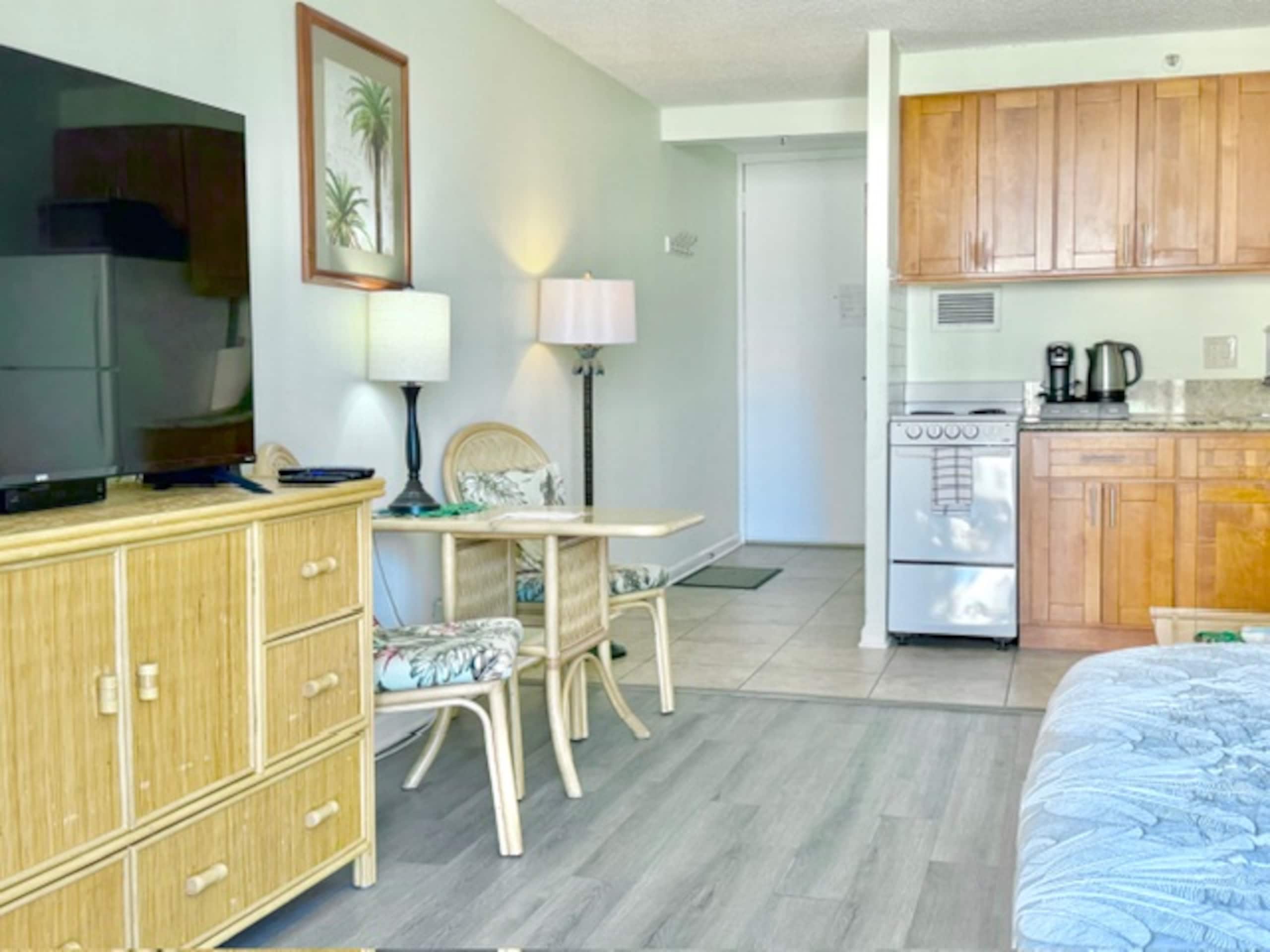 Condo in Honolulu · ★5.0 · Studio · 2 beds · 1 bath - Image 36