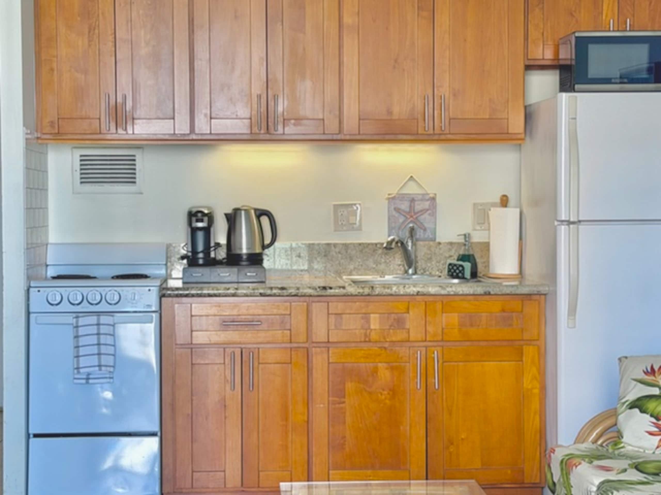 Condo in Honolulu · ★5.0 · Studio · 2 beds · 1 bath - Image 35