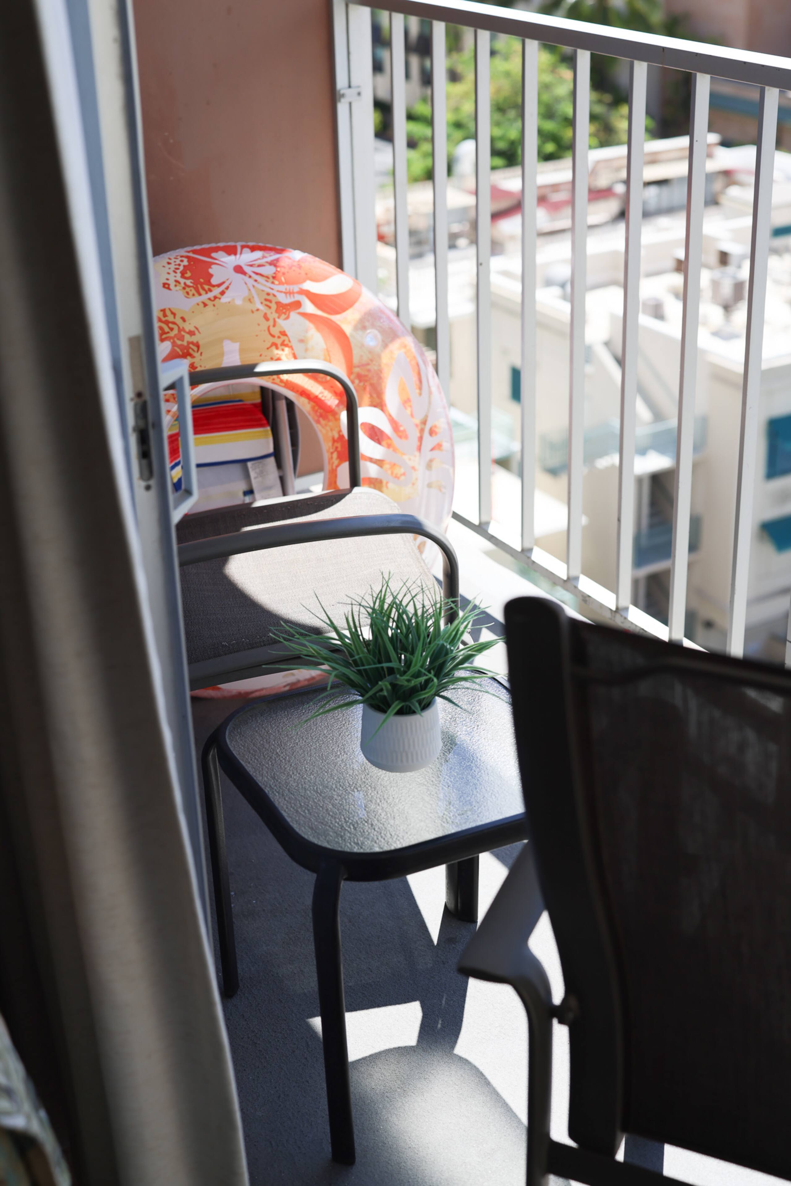Condo in Honolulu · ★5.0 · Studio · 2 beds · 1 bath - Image 8